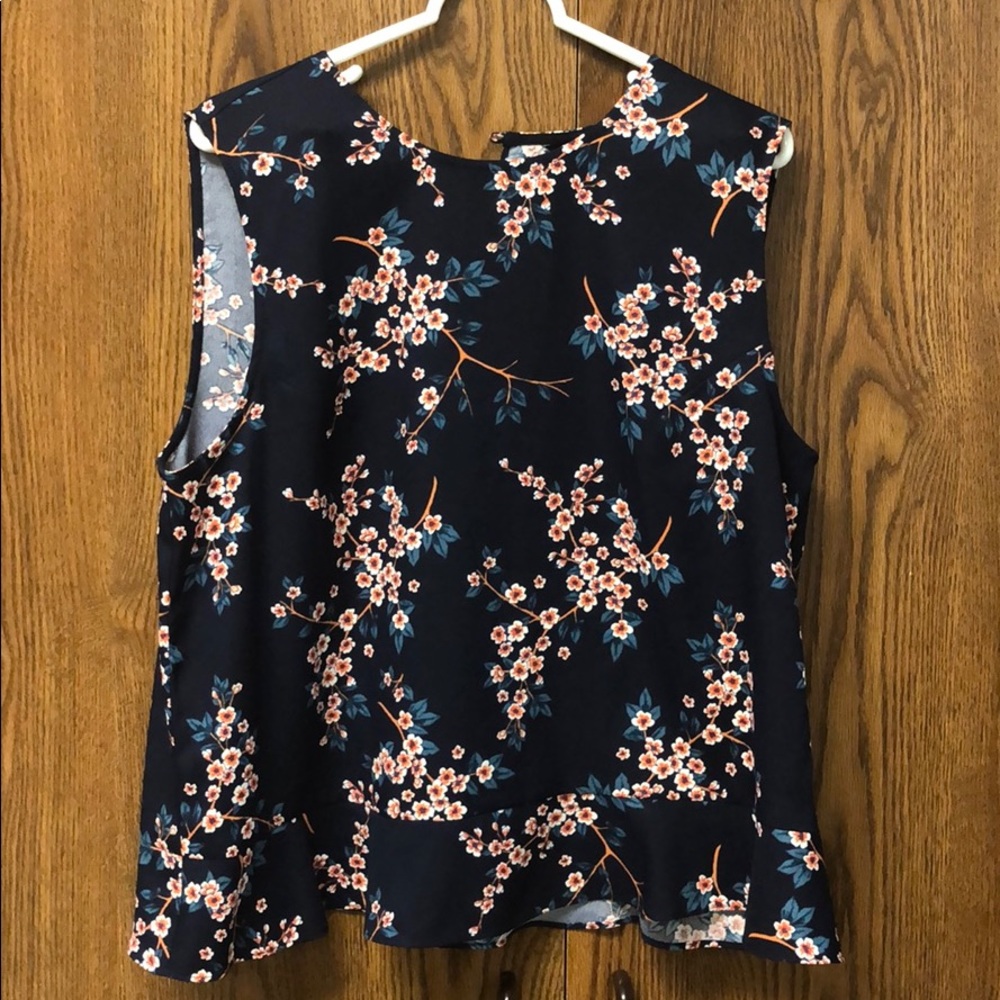 Banana republic ruffle tank